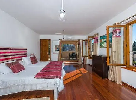 Anna Apartment *